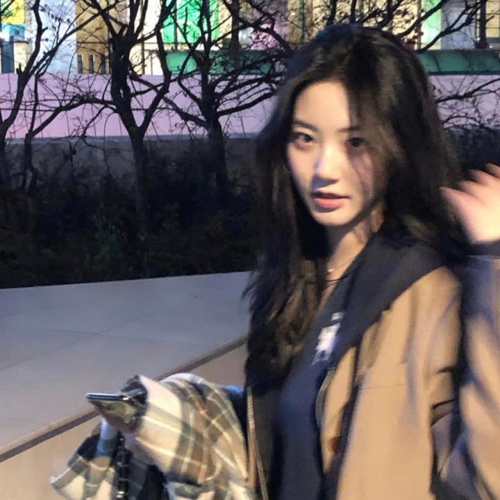 埃莱扎·施莱辛格：战妆